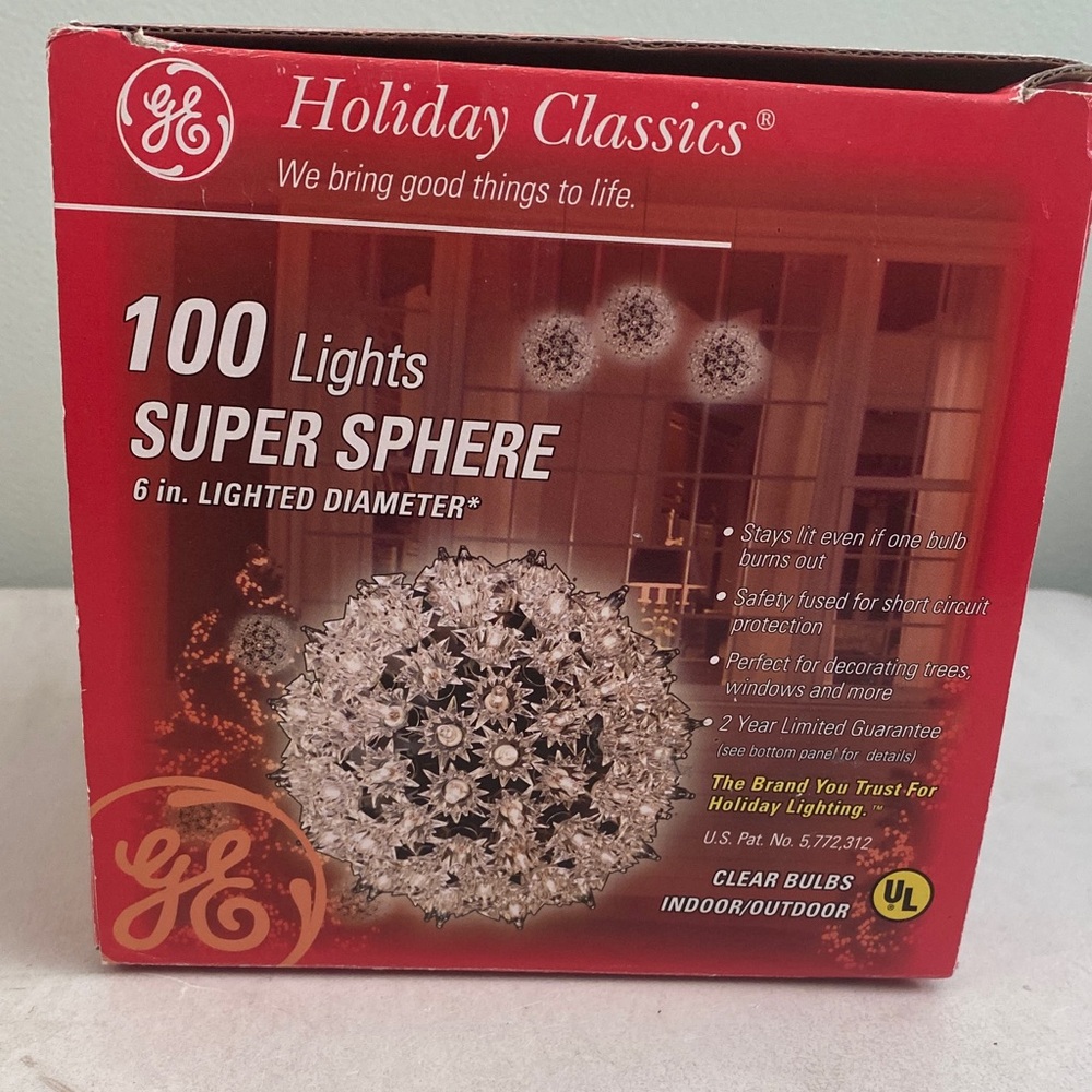 New Holiday Classics Super Sphere 100 Lights